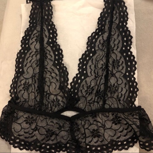 New bralette black✨SOLD OUT - Picture 3 of 4